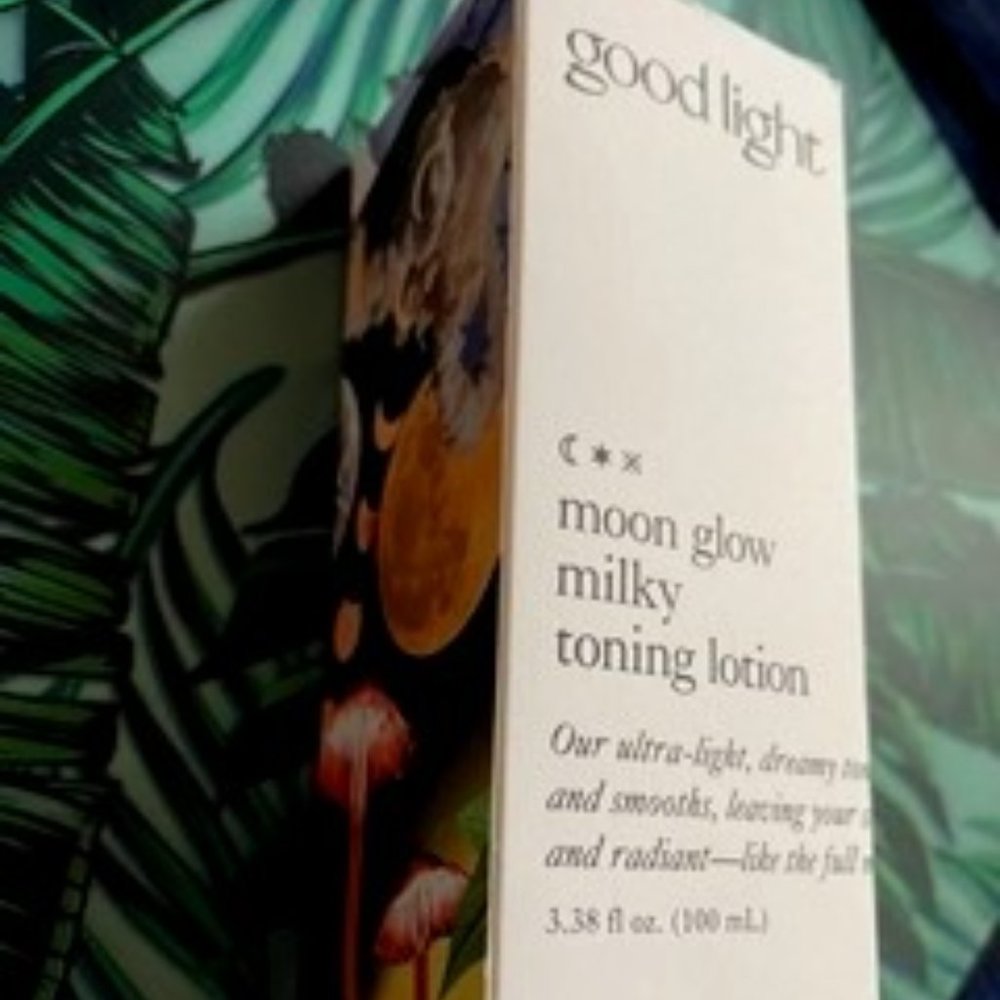 GOOD LIGHT Moon Glow Milky Toning Lotion